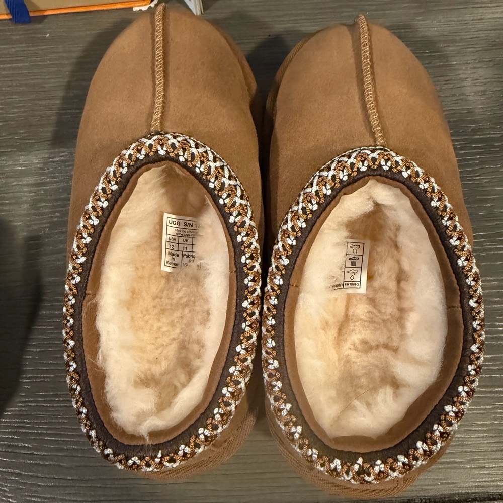 UGG Chestnut Tasman Slip on Shoe Size 12 Toddler - Picture 2 of 6